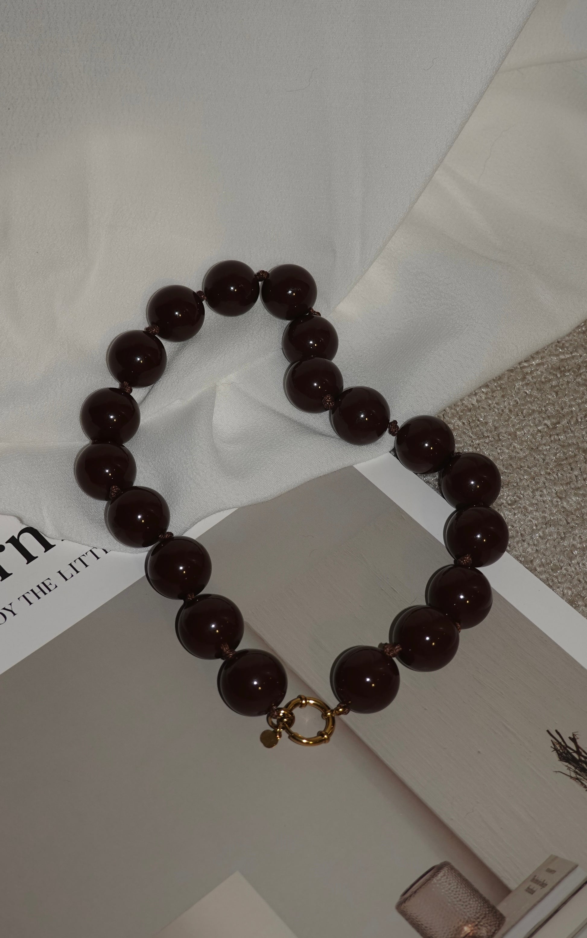 COLLAR BOLAS XL CHOCOLATE