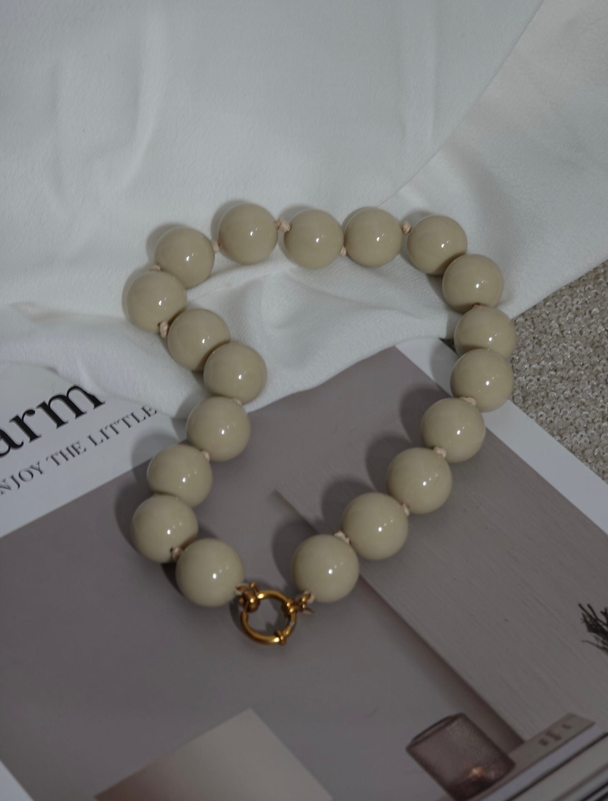 COLLAR BOLAS XL BEIGE