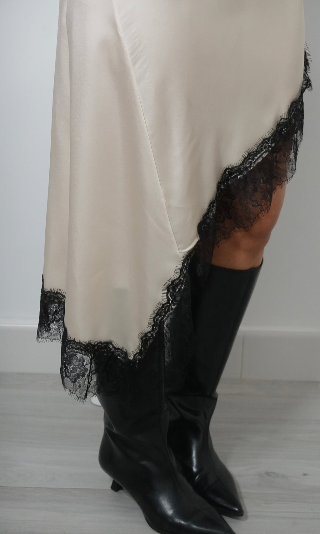 Lencero Asimétrico Beige