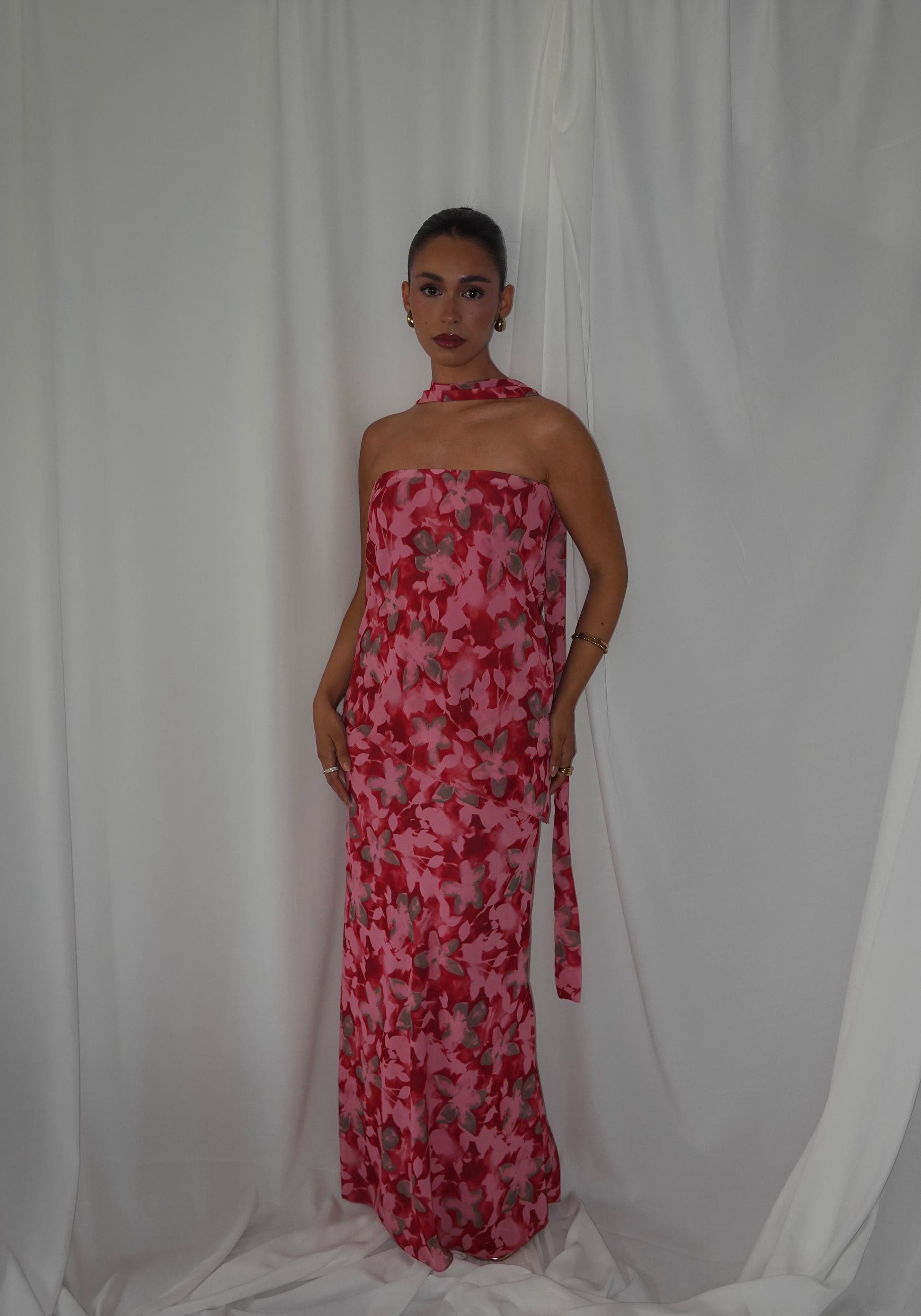 VESTIDO CON CAPA