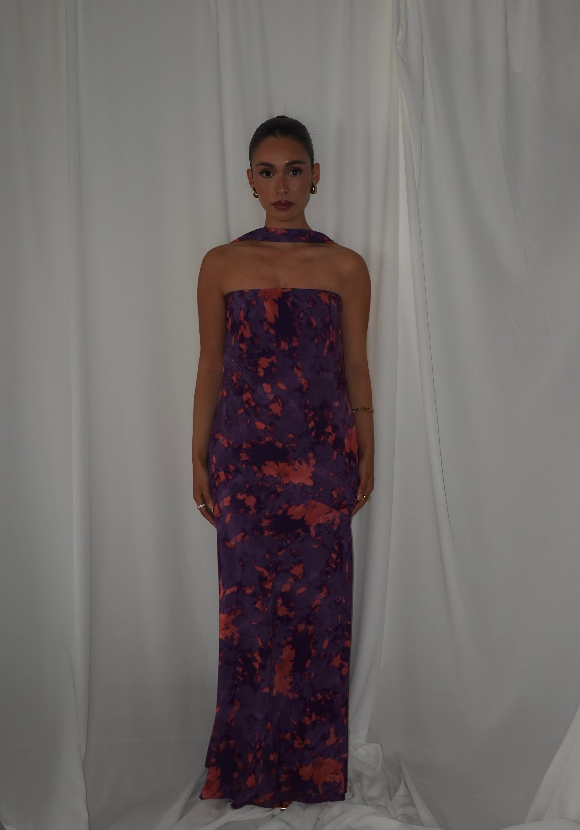 VESTIDO CON CAPA