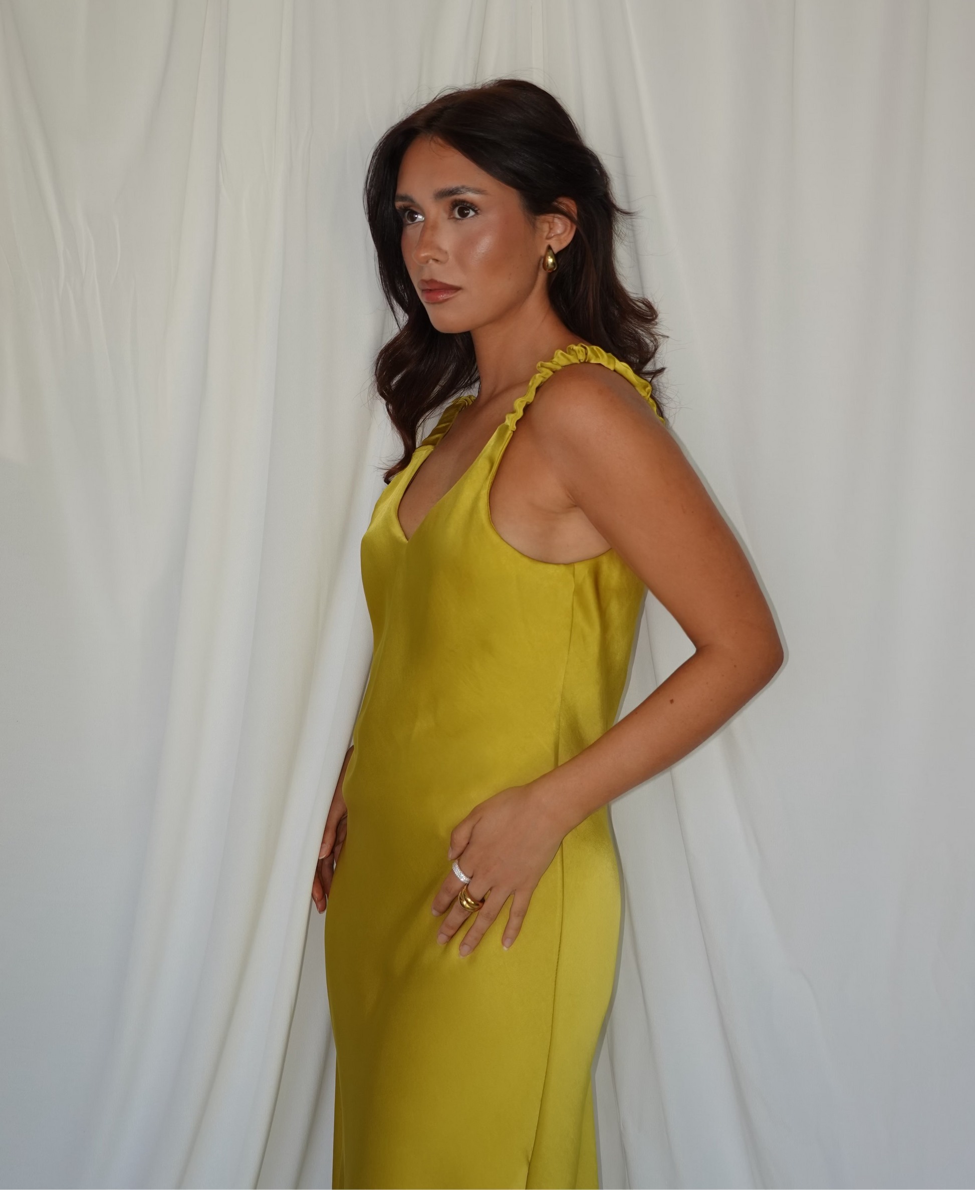 VESTIDO LENCERO