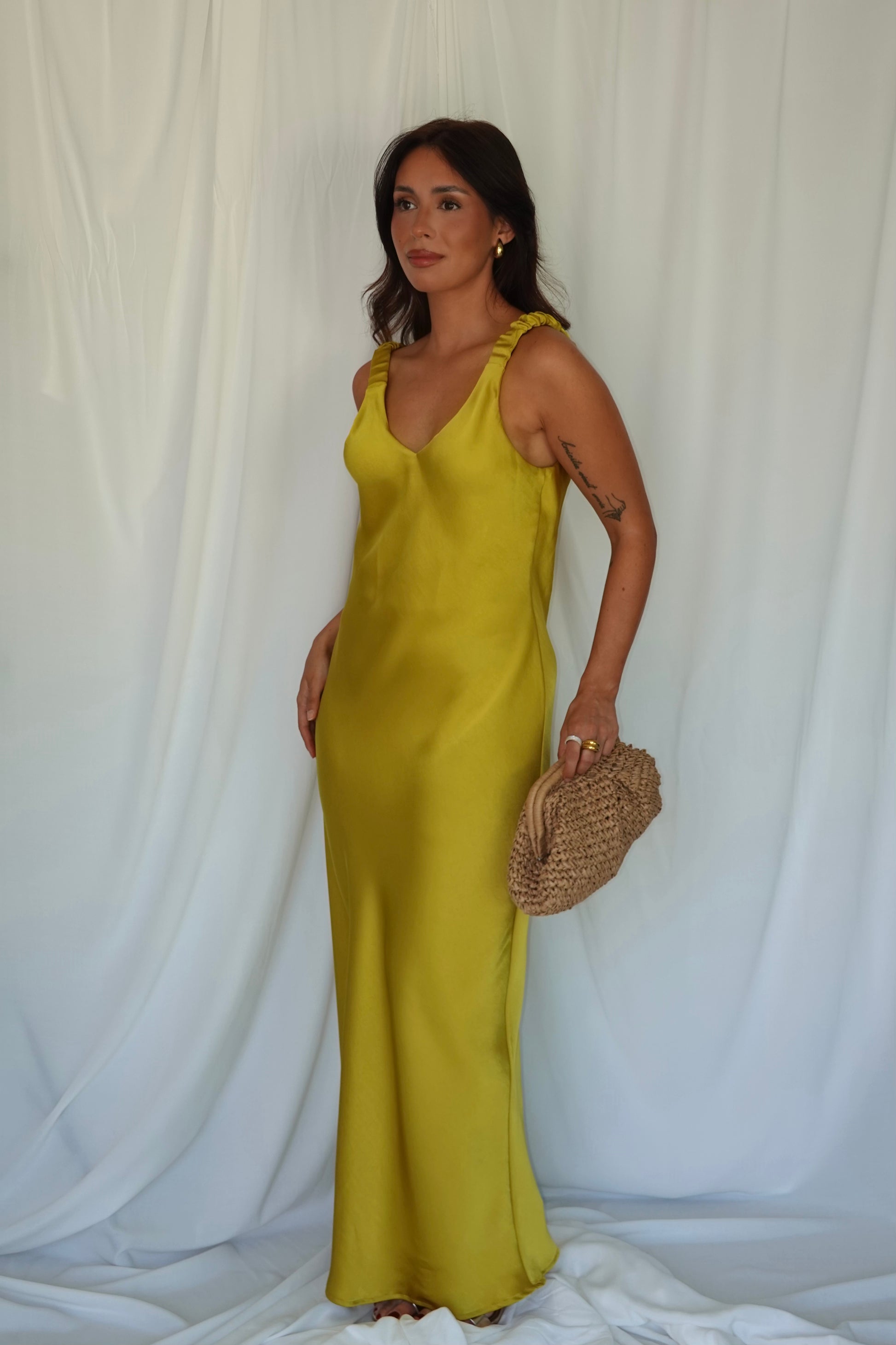 VESTIDO LENCERO