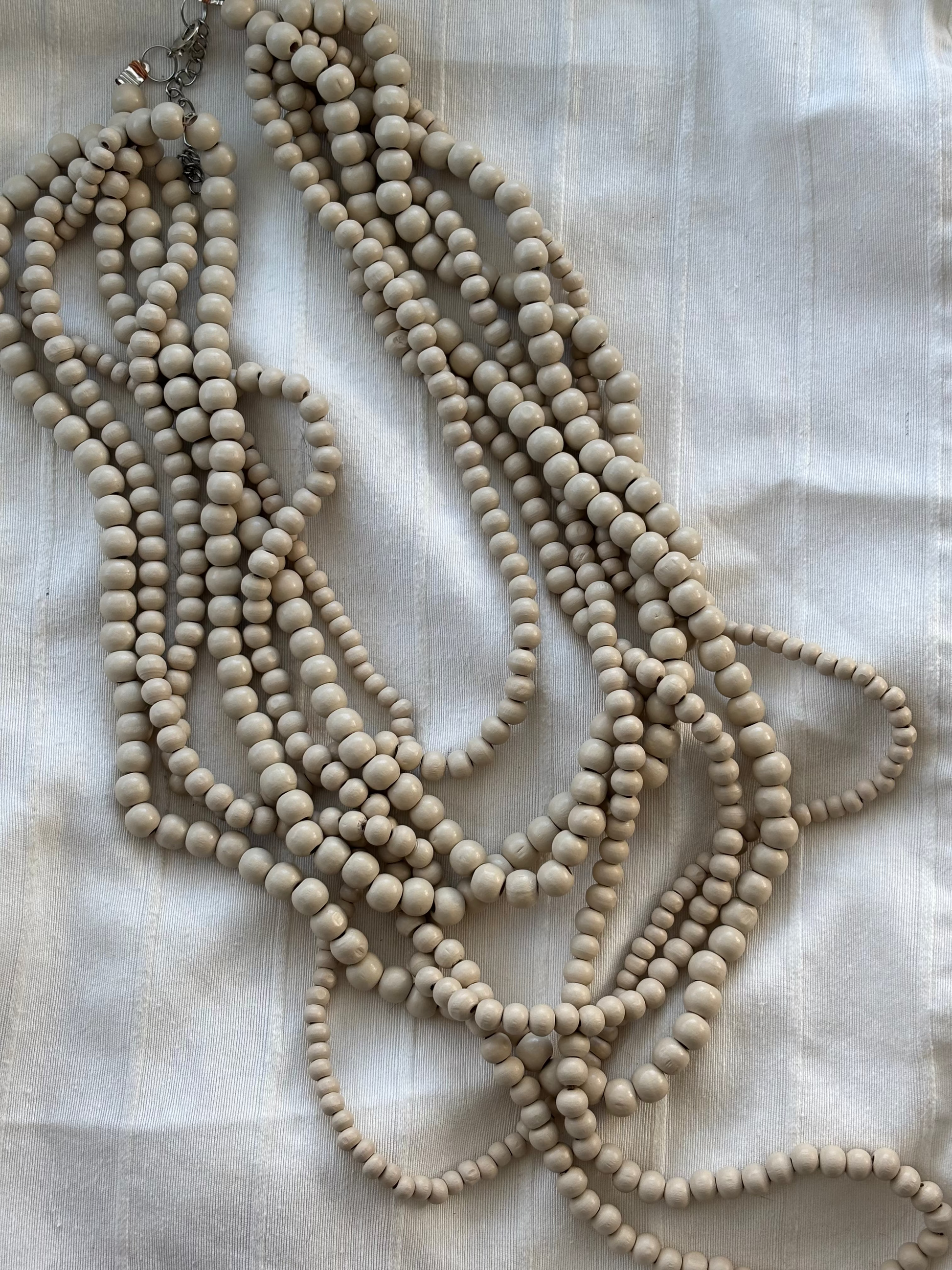 Collar Bolas Piedras Beige