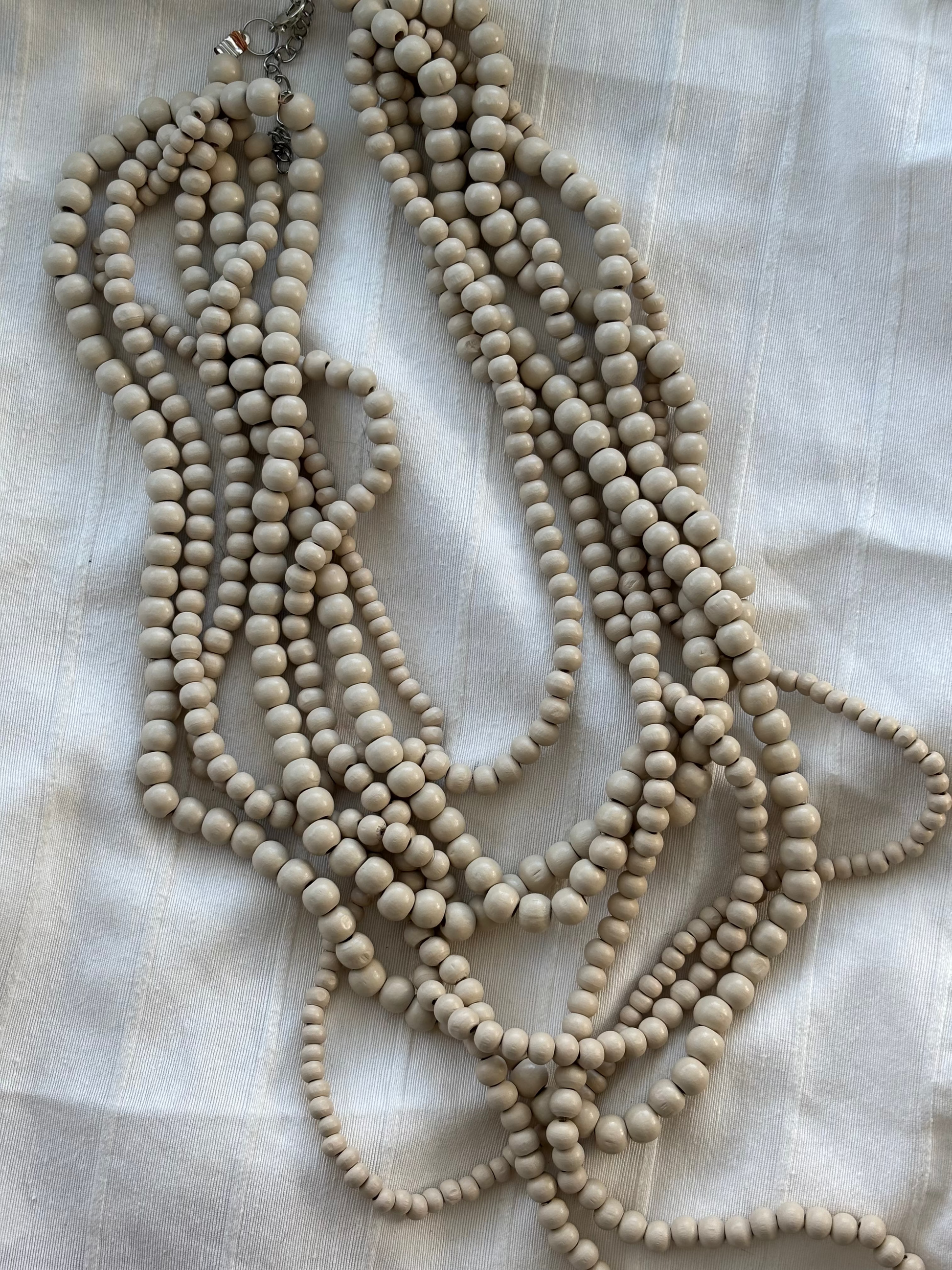 Collar Bolas Piedras Beige